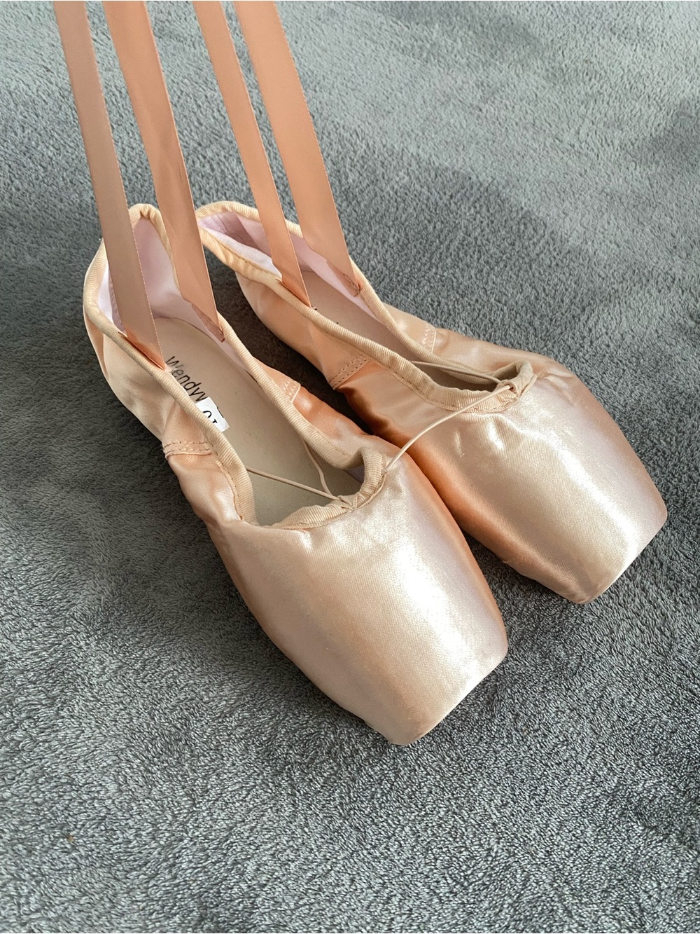 Wendywu Pink Satin Pointe Ballet Shoes Size 10 - Picture 2 of 16